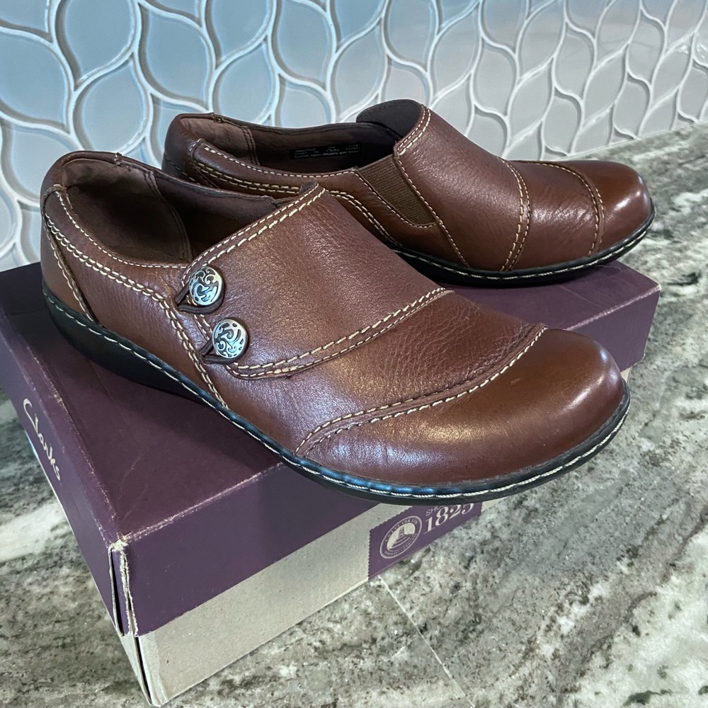 👞 Clarks Ashland Alpine Bendable Brown Leather Slip On Comfort Loafer Shoes 9M